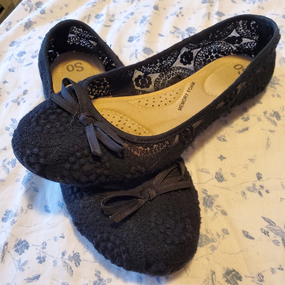🌠3/$12 or FREE🌠 black lacy flats